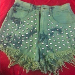 Super cute green short